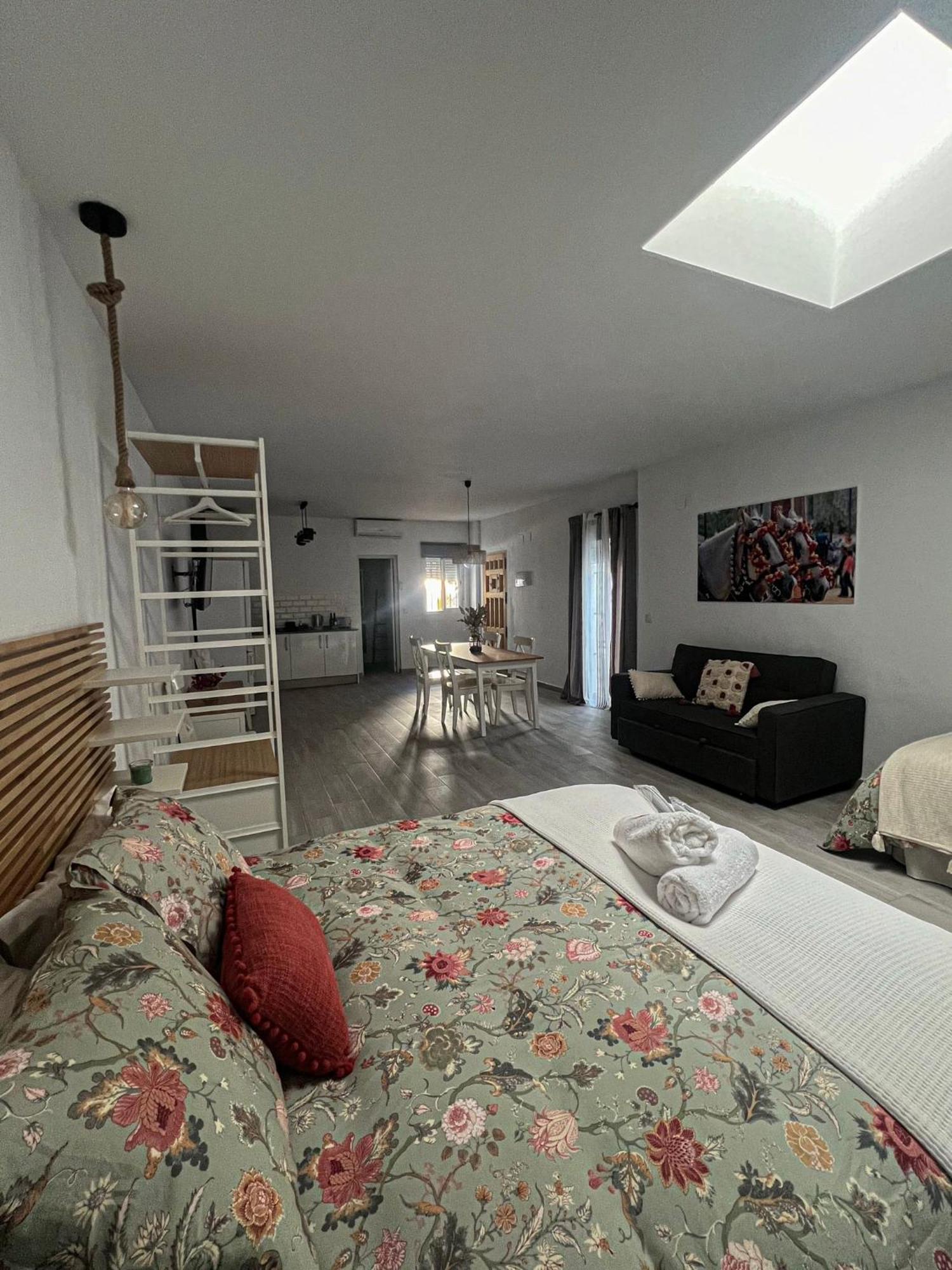 Apartamentos Turisticos A.Parra Jerez de la Frontera Exterior photo